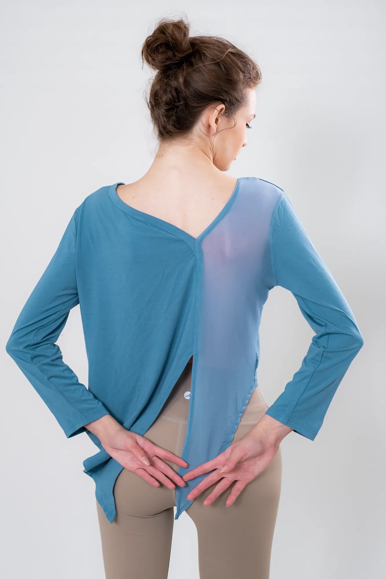 DualStyle Split-Back Mesh Top