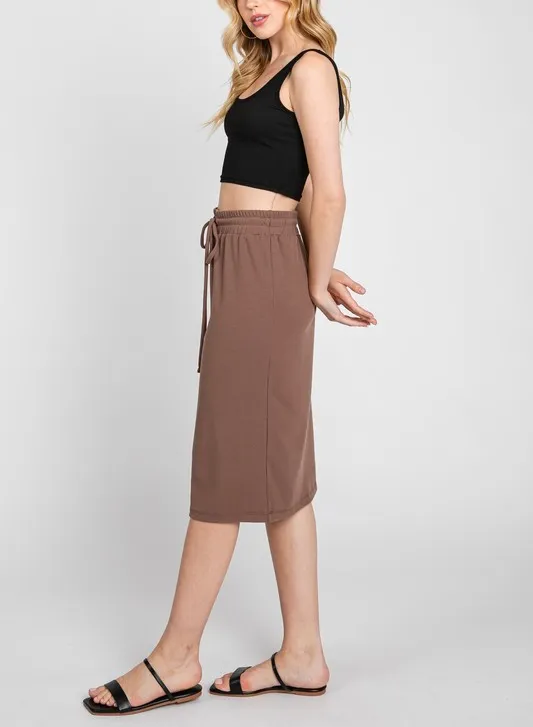 Sunday Set with Crop Top and Elastic Waistband in Light Brown